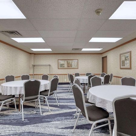 Comfort Suites Appleton Airport Extérieur photo