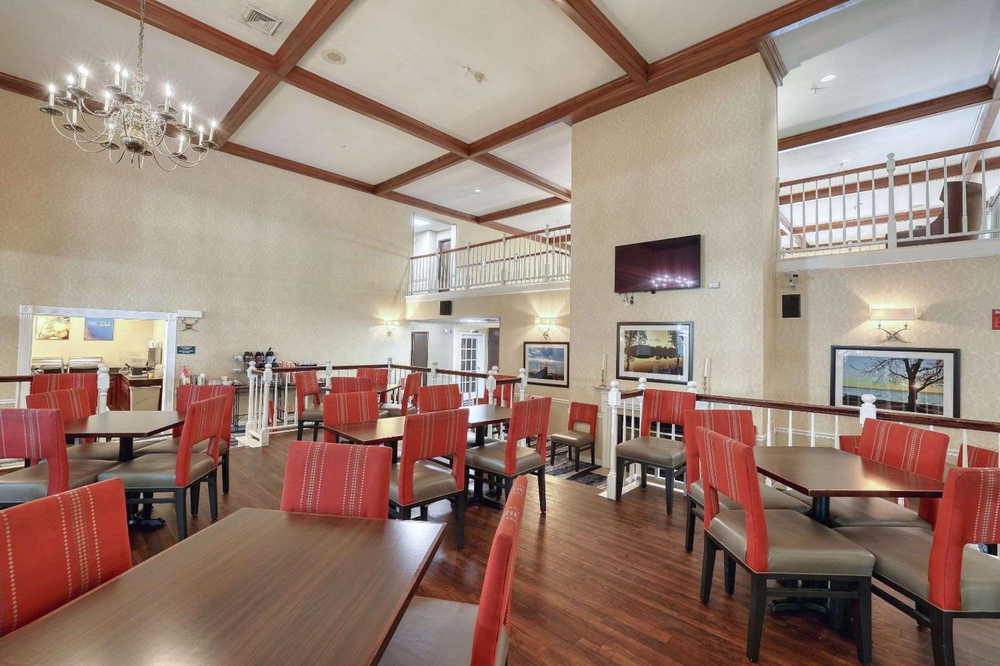 Comfort Suites Appleton Airport Extérieur photo