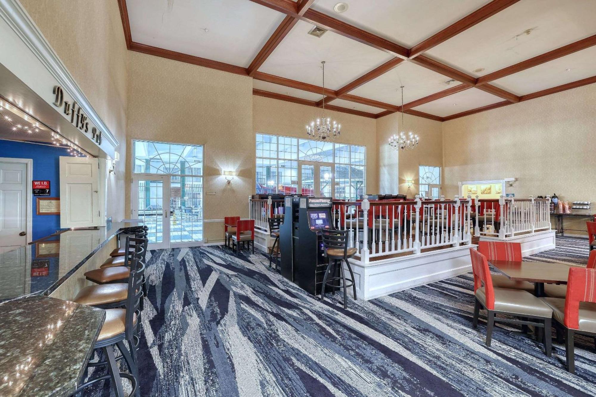 Comfort Suites Appleton Airport Extérieur photo