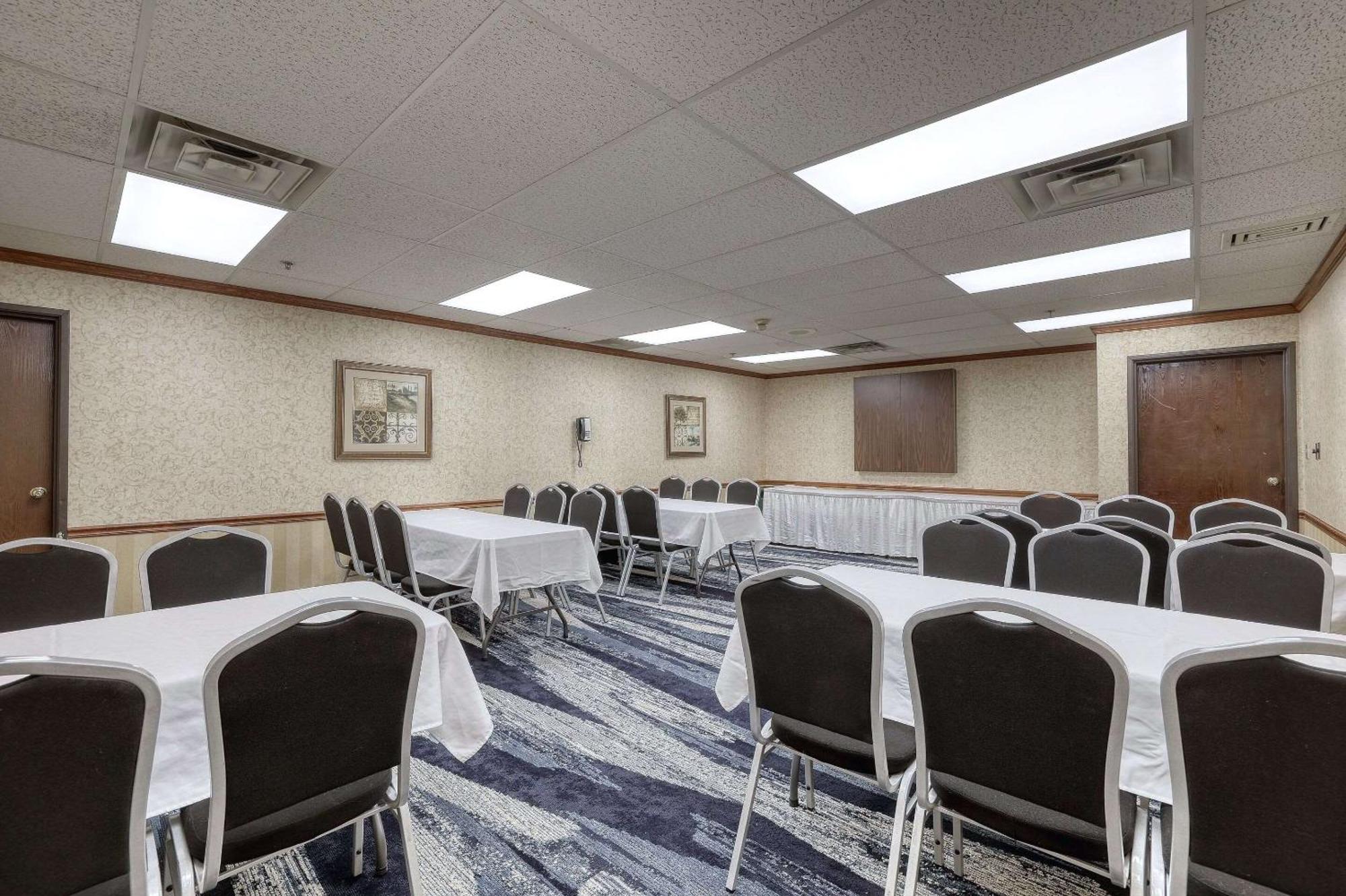 Comfort Suites Appleton Airport Extérieur photo
