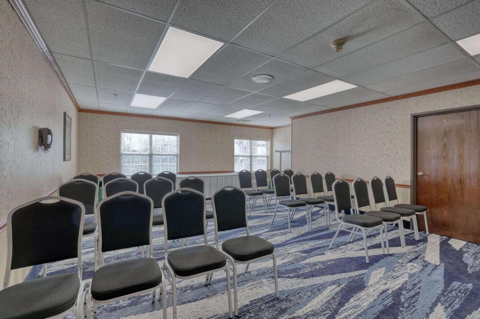 Comfort Suites Appleton Airport Extérieur photo