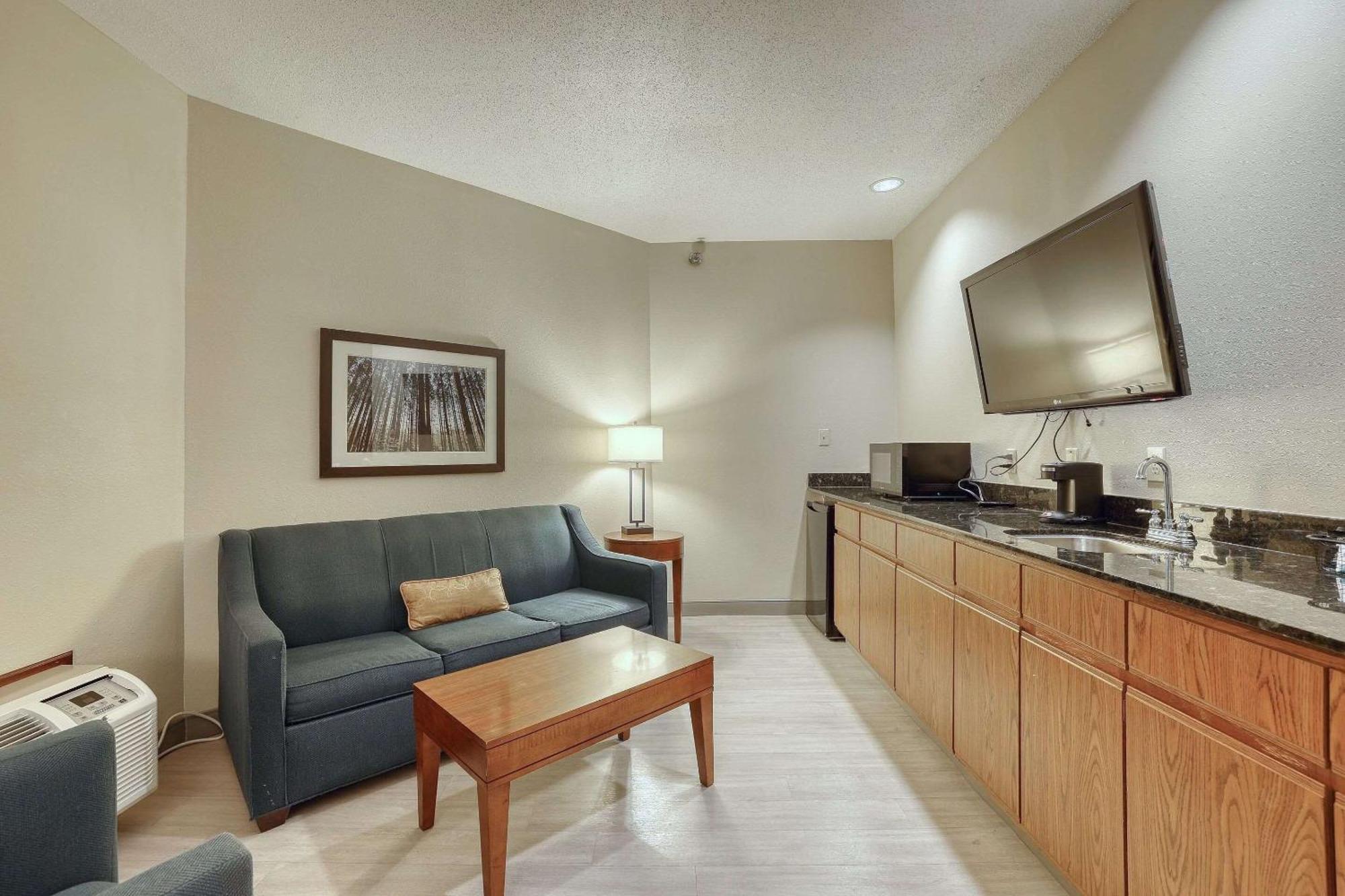 Comfort Suites Appleton Airport Extérieur photo