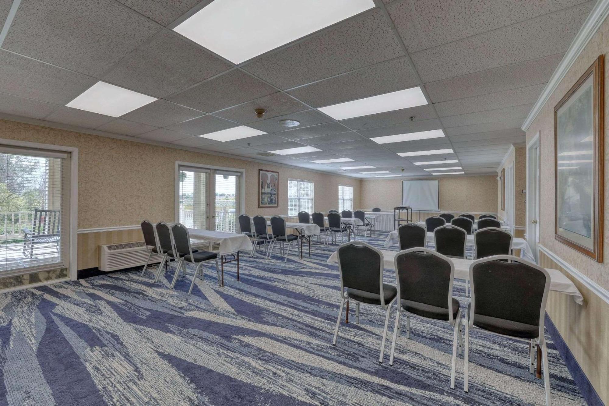 Comfort Suites Appleton Airport Extérieur photo