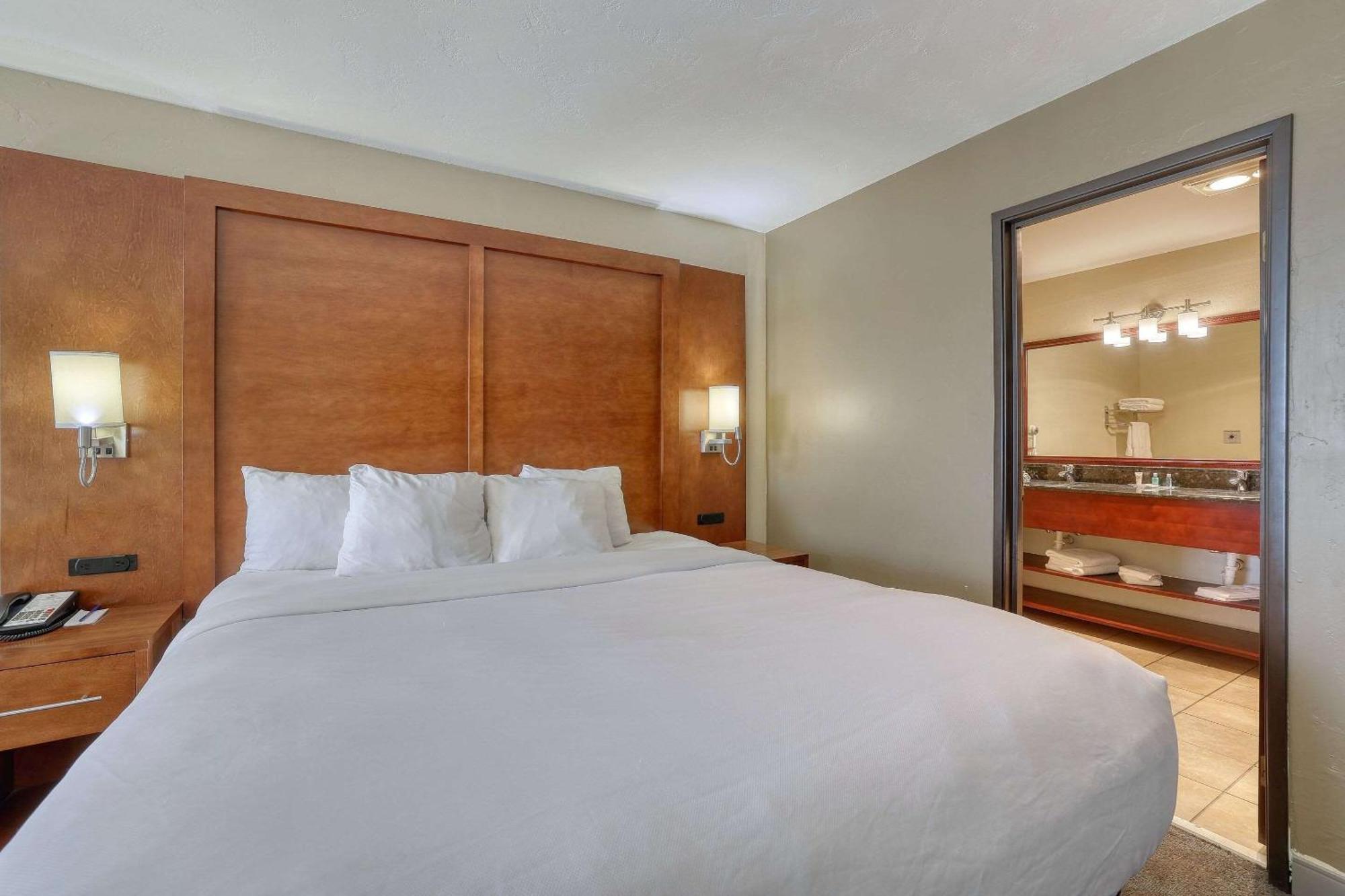 Comfort Suites Appleton Airport Extérieur photo