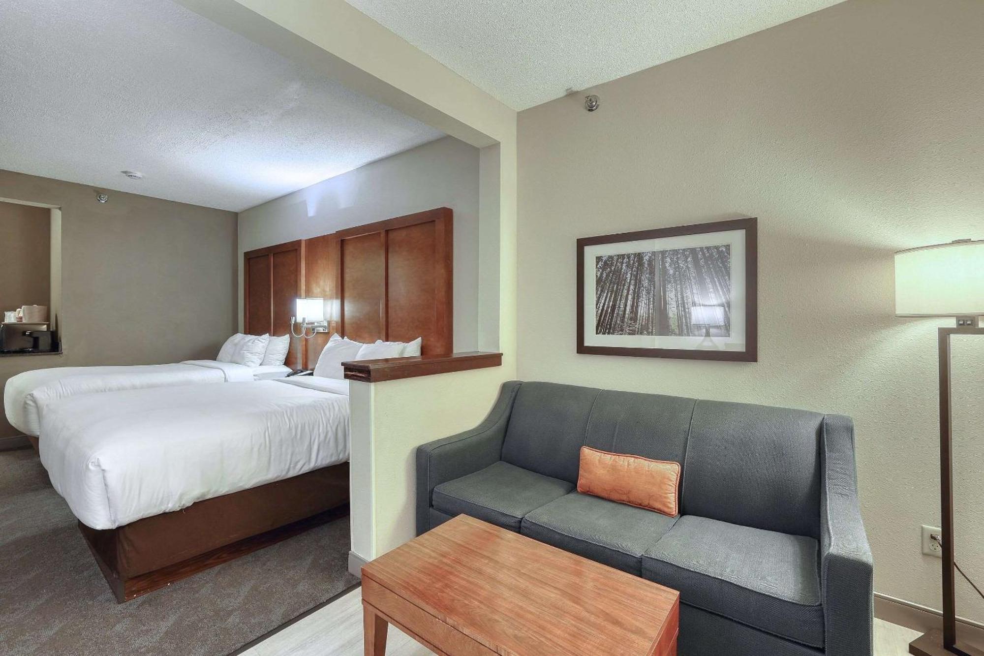 Comfort Suites Appleton Airport Extérieur photo